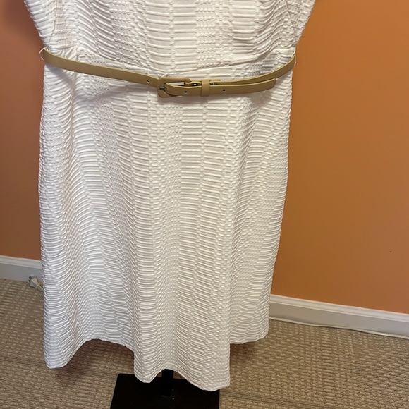 Emma Michelle texture white dress size 6 - Picture 4 of 12